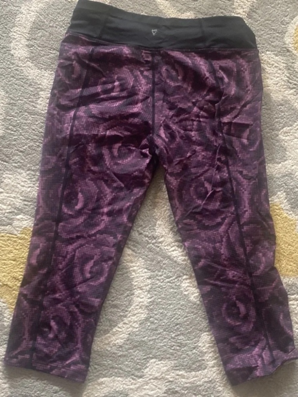 Betsey Johnson Size Large L capri leggings lot5620
